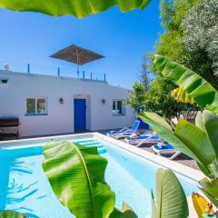 Casa Colmeia - Charming 2-Bedroom Cottage