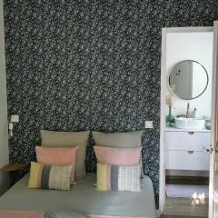 Chambre dans une dépendance La Rosette