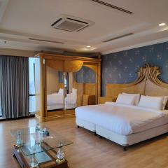 Penthouse Duplex with KLCC Views At Times Square