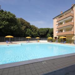Lovely 3 room flat in Rosolina with shared pool