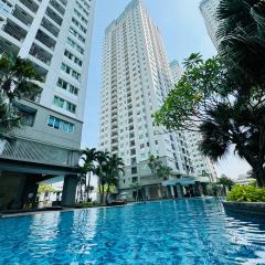Emaar Moslem Friendly Stunning Comfy 2BR Apartment at the heart of Jakarta
