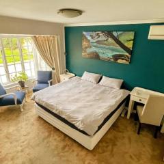 Spacious cosy room with own Bathroom, no load shedding