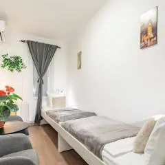 Simple Central Stay