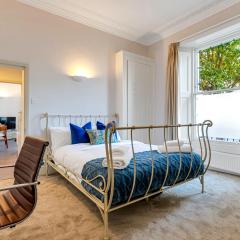 Flat in Victoria London