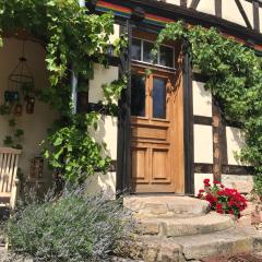 Historisches Fachwerk-Ferienhaus mit Weinkeller und Garten, gute Lage