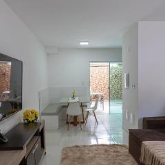 2 suítes e churrasqueira a 500m da Praia do Sul