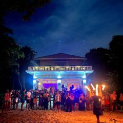 Lovesick Hostel & Bar Mpai Bay