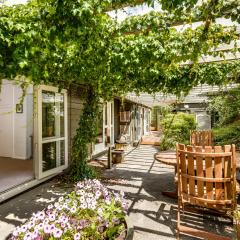 Village Life - Havelock North Retreat