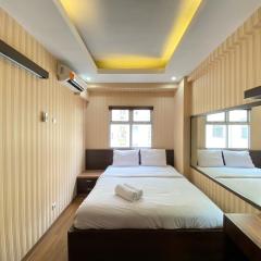 Spacious and Private 1BR Apartment Suites @Metro By Travelio