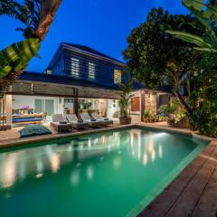 Villa Alchemy Private 4 BR Eat Street 10 steps to Revolver Cafe