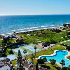Lunamar beachfront with swimming pool, football, tennis, paddle and basketball courts - EaW Homes