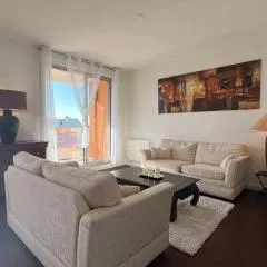 HOMEY VINTAGE - Hypercentre - Proche Gare et Tram - Terrasse privée - Wifi gratuit