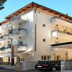 Hotel Edera - in pieno Centro a pochi passi dal Mare