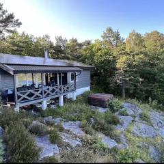 Cottage, boat, spa, private dock, Lillesand