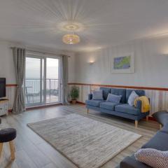 Large House with Panoramic Sea Views & Parking