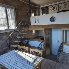 Petit LOFT Jardin Terrasse Climatisation WI FI Parking public gratuit