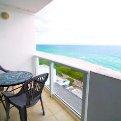 Castle 929 Stunning ocean view, pool, beach access, tennis, free parking