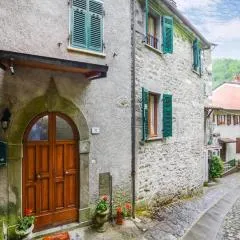 Cosy holiday home in Equi Terme with terrace