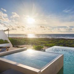 Oceanview 8BR Luxury Double Villa, Concierge &Pools-Tankah Bay