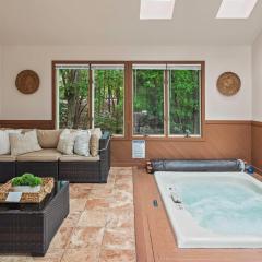The Boulder Inn by AvantStay Indoor Hot Tub Game Room Outdoor Fire Pit