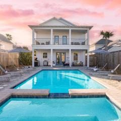 Lyle by AvantStay Chic Beach House w Pool Hot Tub Walking Distance to Ocean