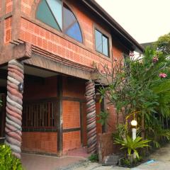 Kamala beach house 100m to the beach