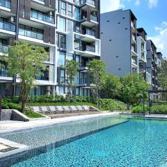 Deluxe apartment at Cassia Residences by Lofty