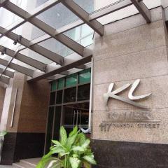 KL Rooms at Greenbelt makati with cityview