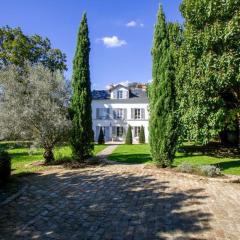 Demeure du XVIIIe avec Jacuzzi près de Paris