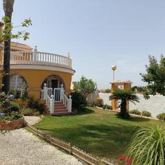 Villa con jardín y barbacoa R103 Novadesta