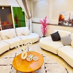 شقه فندقيه في الشيخ زايد بحديقه خاصه