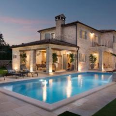 Beautiful Villa Elena with pool in Kanfanar
