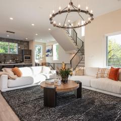 Luxury Houston Home, Spacious & Walkable Location