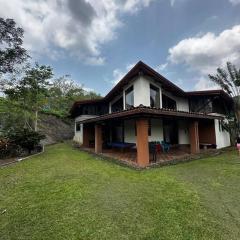 Casita en la finca Los Bambú