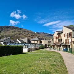 Escapade Montagne en Famille, appartement cosy avec piscine couverte