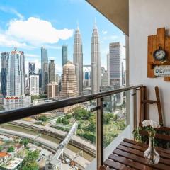 Legasi KgBharu PS4 KLCC View Next To KLCC & Train