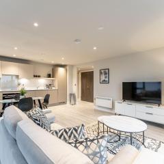 St Martin's Place, Luxe Apartment in BMH Centre