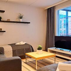 Kotimaailma Apartments - tilava saunallinen & parvekkeellinen kaksio - Verstaankatu