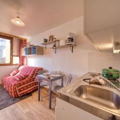 Studio Vostok Zodiaque-80 by Interhome