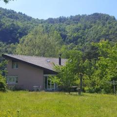 casa ad Avegno con 1500mq di giardino