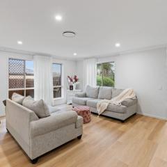 Stunning 5BR Big Modern Home with Parking Malls and Parks