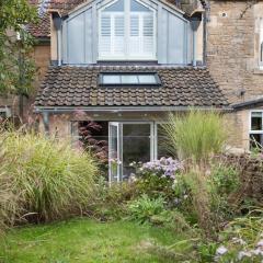 Charming 1700s Cottage in Bradford on Avon nr Bath