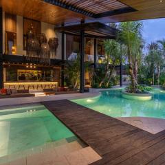 Villa Baratega - Dreamy Urban Tropical 6BR Villa for Large Group