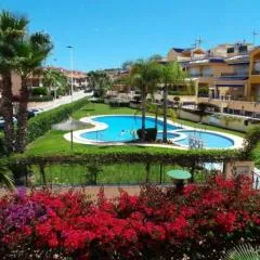 Casa con terraza y piscina R14 by Novadesta