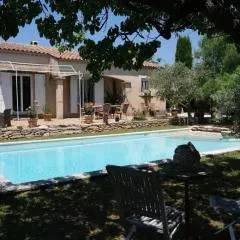 Provençal house, pool, Mouriès, Alpilles, Provence - 6 people