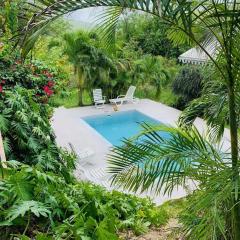 Bungalow accueillant à Le Diamant avec piscine partagée