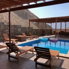 Spacious 3-bedroom and 2 bathroom home with private pool and patio and free Wi-Fi