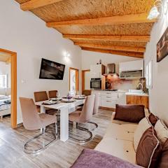 Eco Friendly Cottage Maja - Happy Rentals