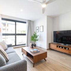 Beach and golf at modern apartment