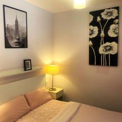 3 Bedroom Next to Airport & La Sagrada Familia Metro and FC barcelona Stadium